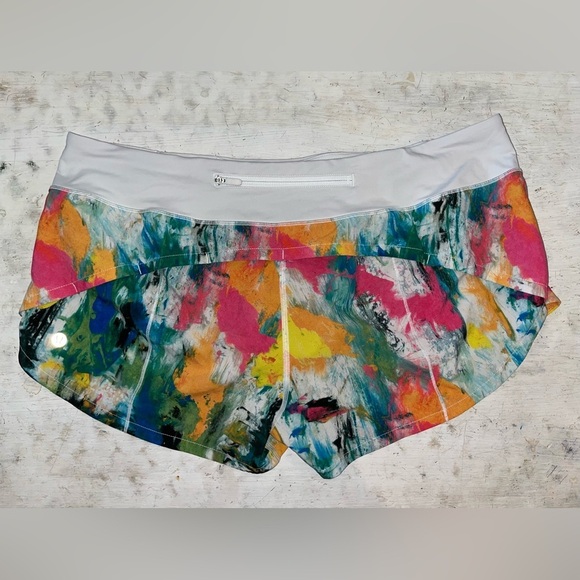 Lululemon Speed Up Low-Rise Lined Short 2.5"
White Multi / White | Size 12 - Picture 4 of 10